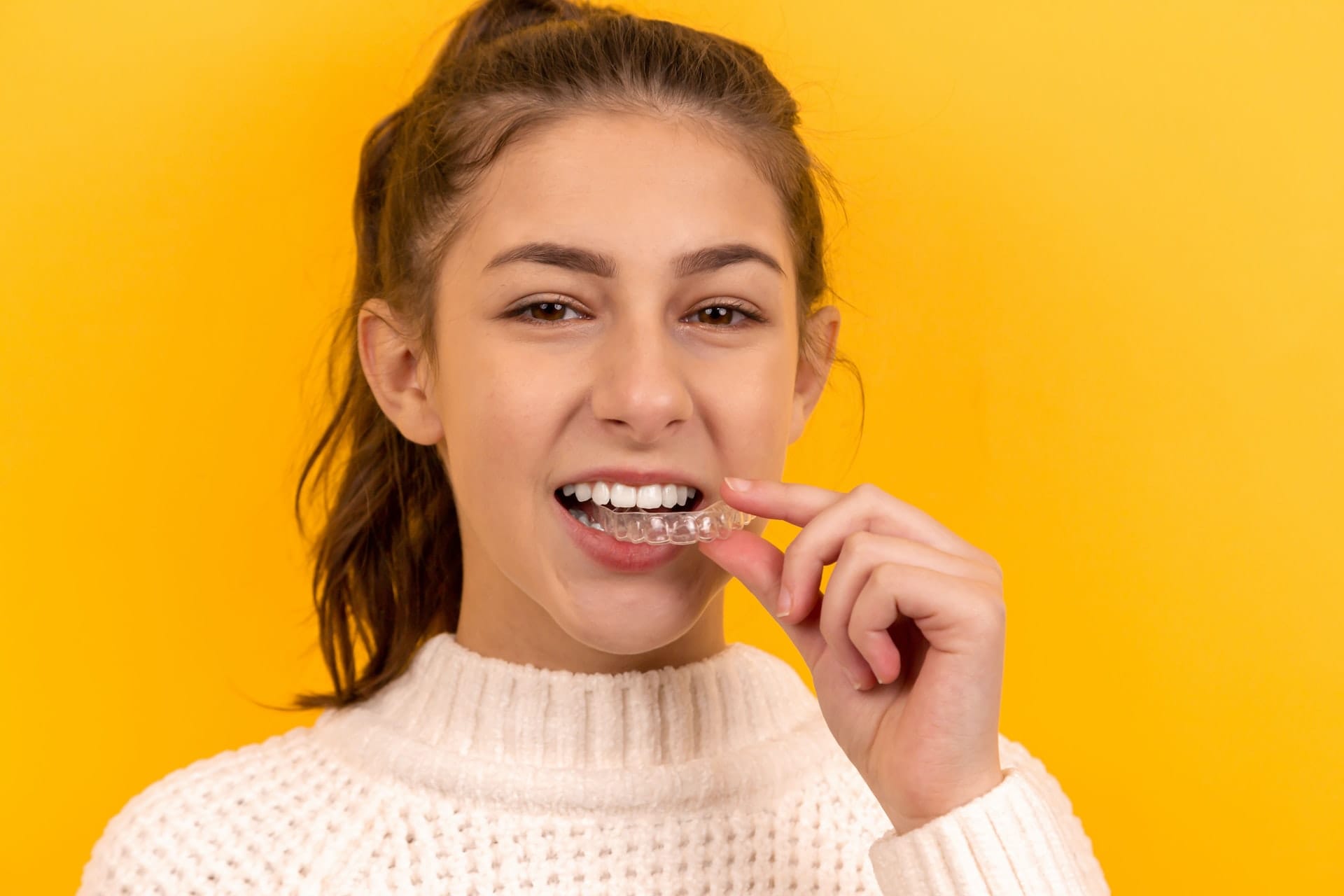 What are the Risks of DIY Braces? - Hamilton & Manuele Orthodontics